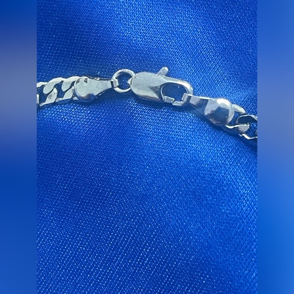 - 19"sterling silver Figaro chain unisex new unique clasp - Picture 6 of 7